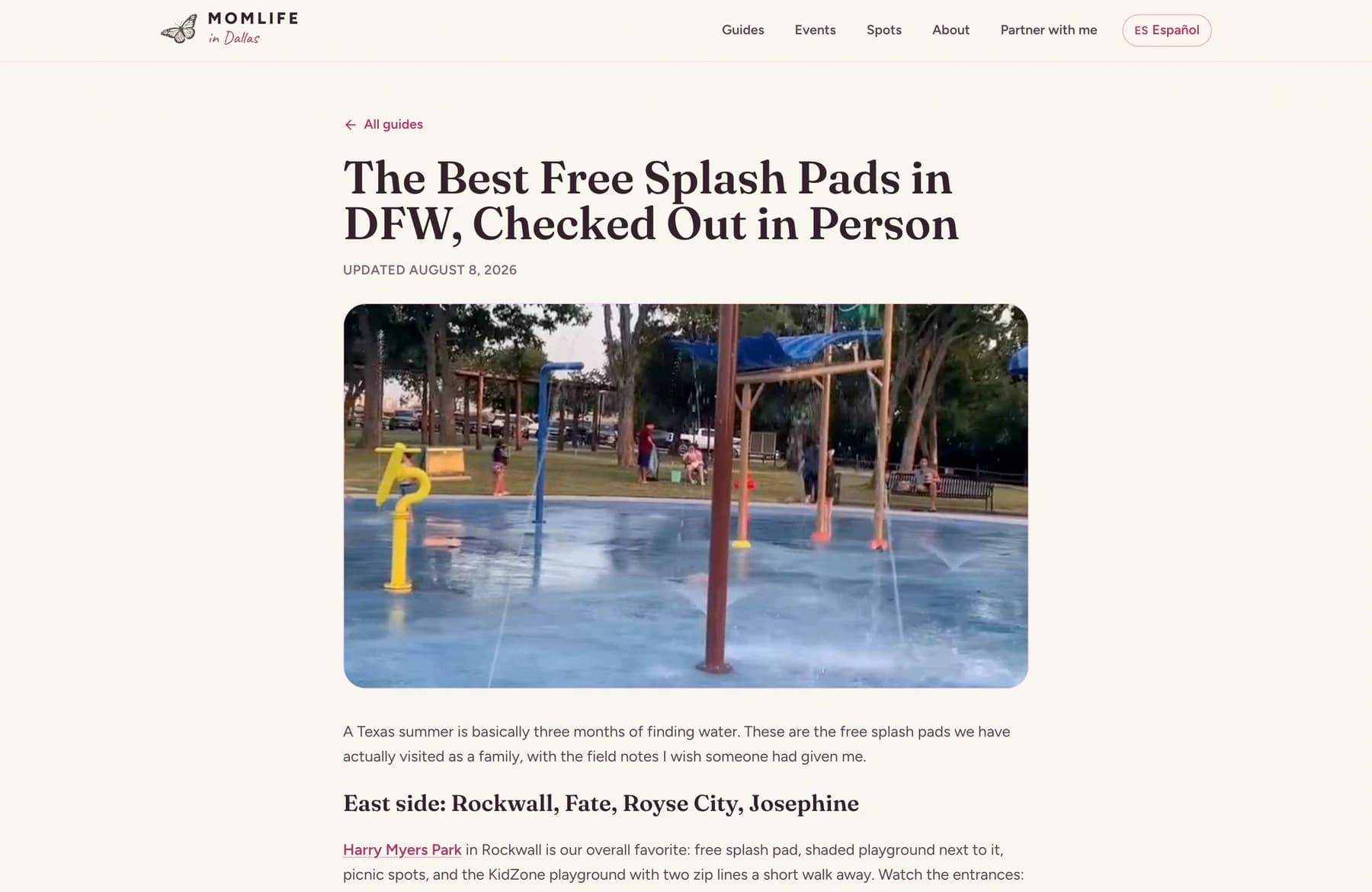A Momlife in Dallas long-form guide to free DFW splash pads, showing the visible update date and the field notes for each park.